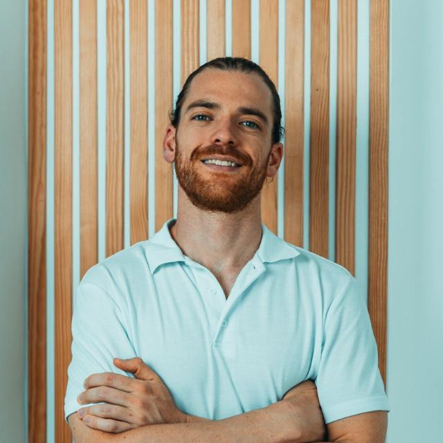 Mairon Venuti, fisioterapeuta de Clínica Tenacia en Pinto